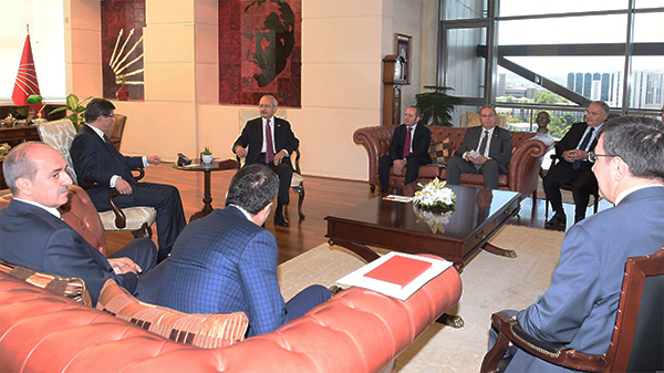 Coalition negotiations taking place between the AKP and CHP following the June 2015 general election. Photo: VOA via Wikimedia Commons.