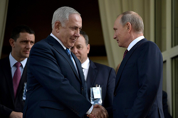 No es una guerra Israel-Irán/Siria…aún. Benajamín Netanyahu y Vladimir Putin durante su reunión en Sochi (agosto de 2017). Foto: Kremlin.ru (CC BY 4.0). Blog Elcano