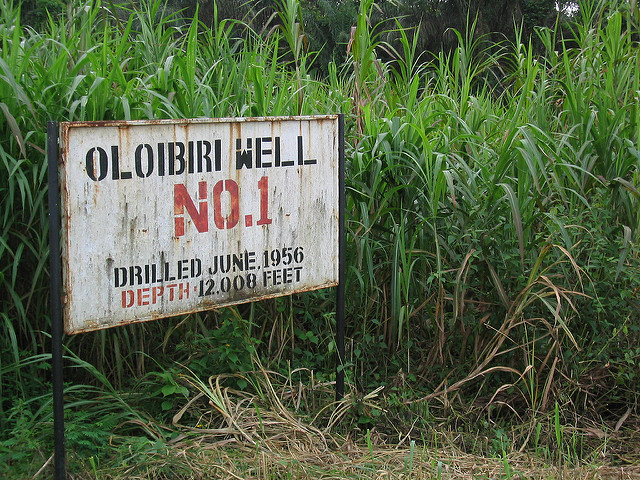 Los Vengadores del Delta del Níger no dan tregua. Imagen del campo petrolero de Oloibiri (Nigeria). Foto: Rhys Thom / Flickr (CC BY-NC-ND 2.0). Blog Elcano