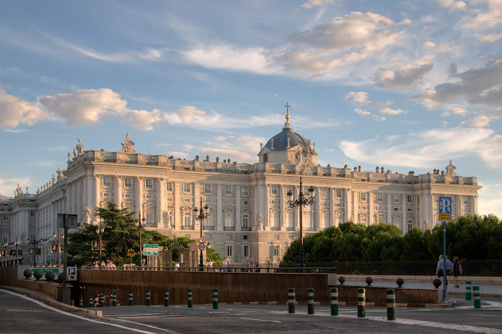 Palacio Real de Madrid, residencia oficial del Rey de España. Foto: Konstantinos Dafalias (Dominio público). Blog Elcano