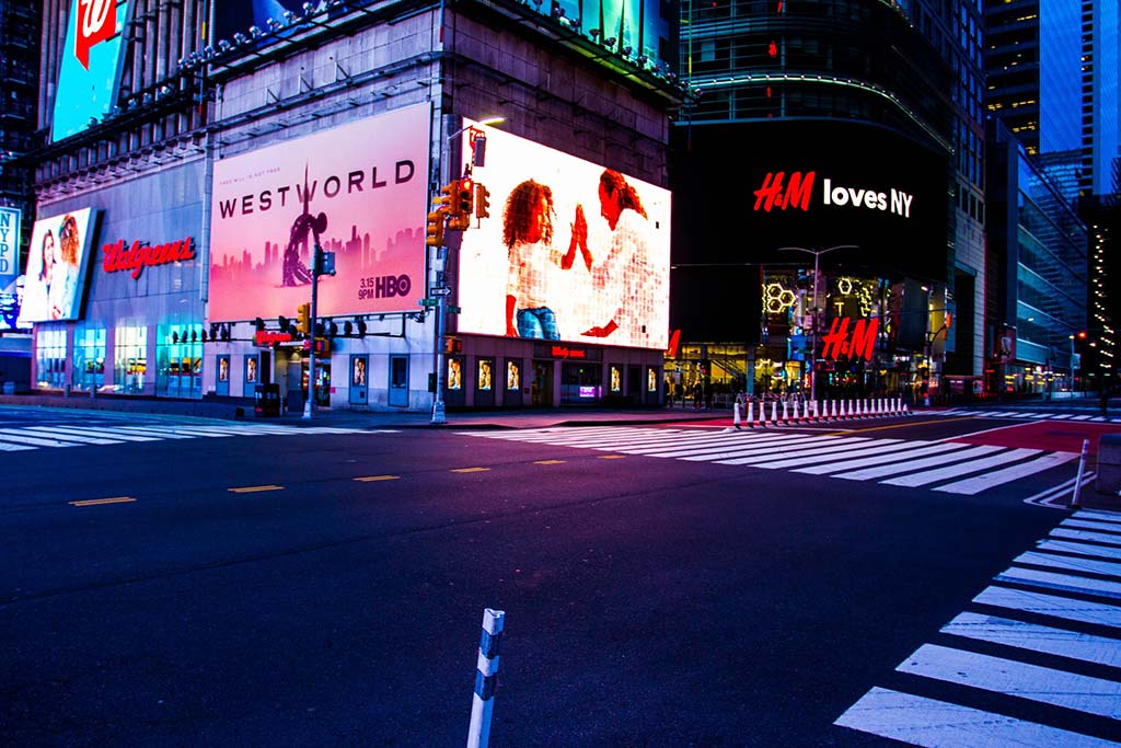 Las inversiones extranjeras en la nueva globalización. Times Square (Nueva York, EEUU) durante el confinamiento debido a la pandemia del coronavirus. Foto: Paulo Silva (@onevagabond). Blog Elcano