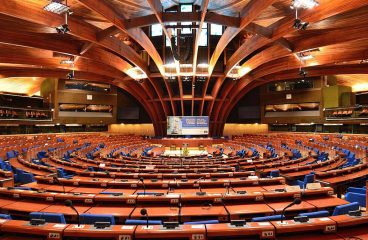 El Consejo de Europa contra el sexismo. Cámara plenaria del Consejo de Europa en Estrasburgo. Foto: Adrian Grycuk (Wikimedia Commons /CC BY-SA 3.0). Blog Elcano