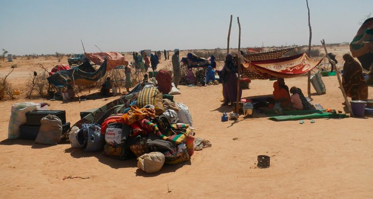 Familias de refugiados procedentes de Mali. Foto: Oxfam International (CC BY-NC-ND 2.0). Blog Elcano