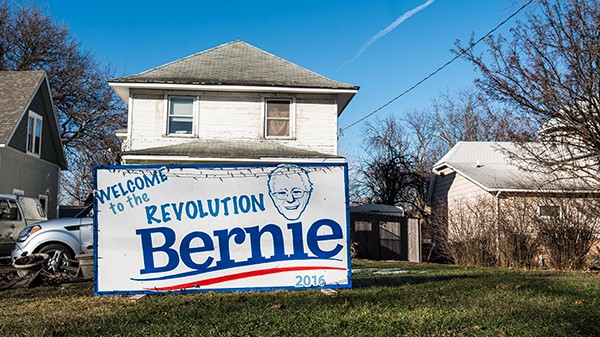Mural en favor de Bernie Sanders en Des Moines, capital de Iowa.  Foto: Phil Roeder / Flickr