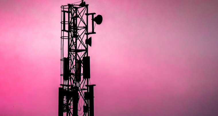 Open RAN: ¿una oportunidad para la cooperación digital europea? Torre de telecomunicaciones. Foto: Madarasi Lastna'me (CC BY 2.0). Blog Elcano