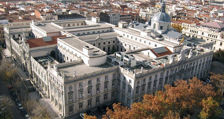 El funcionamiento del sistema judicial como condicionante de la competitividad. Edificio del Tribunal Supremo en Madrid. Foto: FDV (CC BY-SA 3.0) Blog Elcano