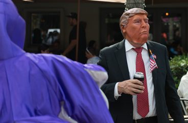 Persona disfrazada de Donald Trump en la King Mango Strut, en Coconut Grove, Florida. Foto: photo-gator (CC BY-NC-ND 2.0)