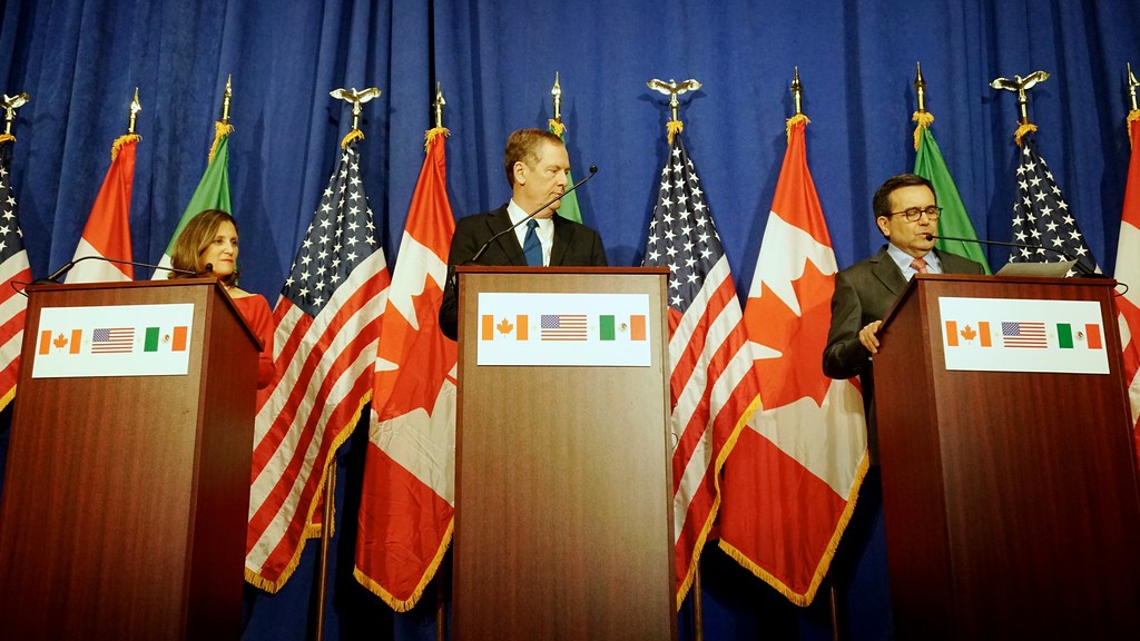 Un año de Trump en política comercial. La ministra canadiense Freeland, el representante estadounidense de Comercio Lighthizer y el ministro mexicano Guajardo en la cuarta ronda de negociaciones del NAFTA.