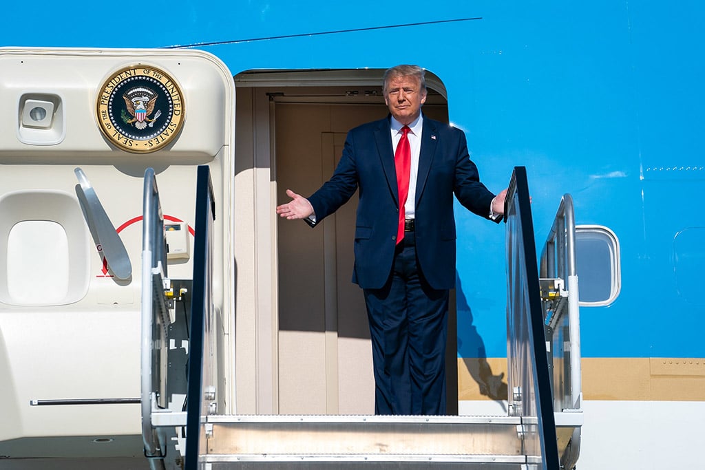 El presidente Donald Trump a su llegada a Tulsa (Oklahoma) el pasado 20 de junio. Foto: Tia Dufour/The White House (Dominio público). Blog Elcano