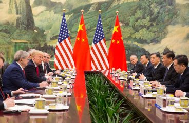 Donald J. Trump, presidente de EEUU, y Xi Jinping, presidente de la República Popular de China, participan en una reunión bilateral en el Salón del Pueblo en Pekín (9/11/2017). Foto: Shealah Craighead / Official White House (CC BY 3.0 US). Blog Elcano