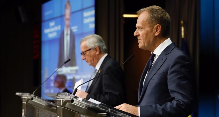 Donald Tusk (presidente del Consejo Europeo) y Jean-Claude Juncker (presidente de la Comisión Europea) en la rueda de prensa tras el Consejo Europeo extraordinario (Art. 50) en Bruselas (10/4/2019). Foto: © European Union. Blog Elcano