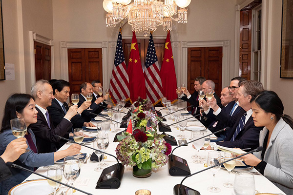 Trump, en la trampa china. Delegaciones de EEUU y China en la 13ª ronda de negociaciones comerciales (octubre de 2019). Foto: @USTreasury. Official White House photo/Keegan Barber