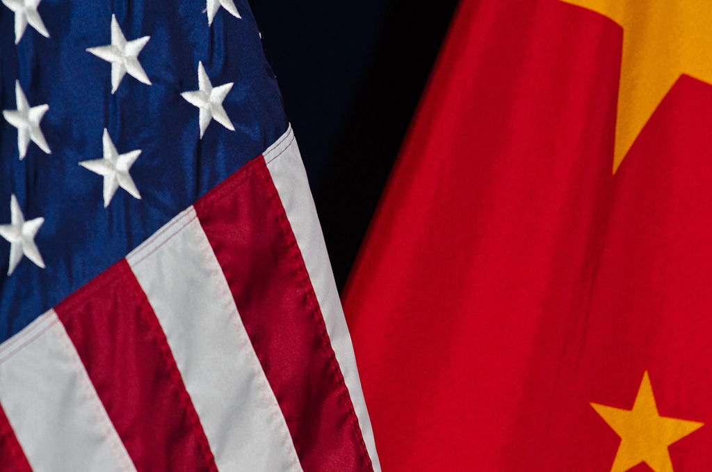 Banderas de EEUU y China. Foto: U.S. Department of Agriculture (Dominio público). Blog Elcano
