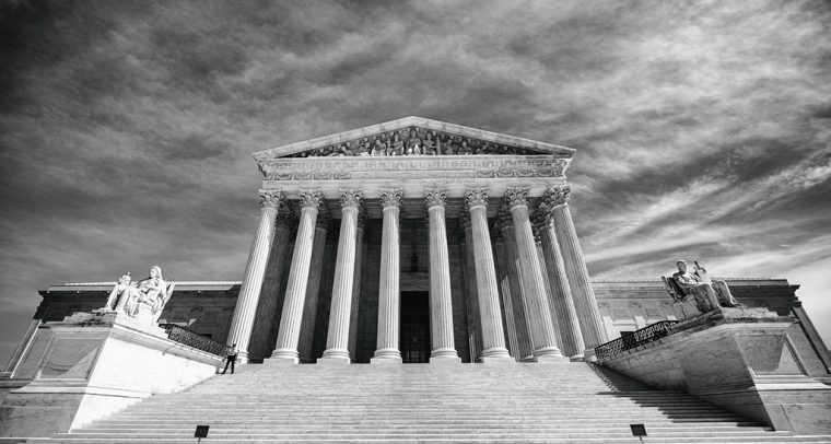 Sede de la Corte Suprema de los EEUU (SCOTUS) con la inscripción "Equal Justice Under Law". Foto: Thomas Hawk (CC BY-NC 2.0). Blog Elcano