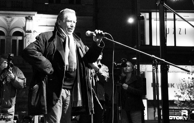 Václav Havel en 20º aniversario de la Revolución de Terciopelo. Foto: Pavel Matejicek / Flickr (CC BY-NC-ND 2.0).