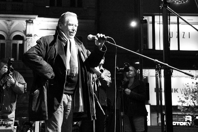Václav Havel en 20º aniversario de la Revolución de Terciopelo. Foto: Pavel Matejicek / Flickr (CC BY-NC-ND 2.0).
