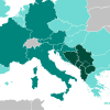 En azul oscuro, los 6 países balcánicos que forman el WB6: Serbia, Bosnia, Montenegro, Kosovo, Albania y Macedonia.