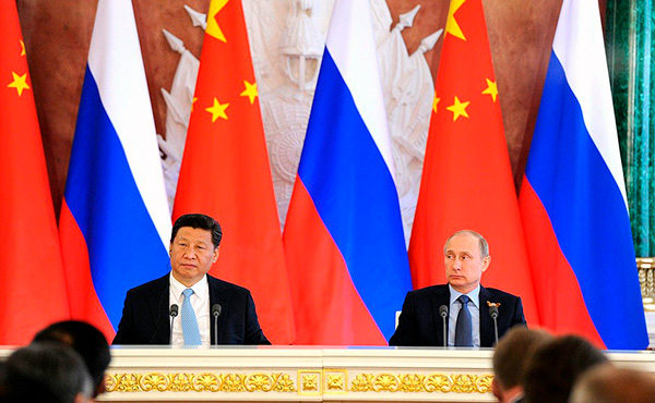 El presidente chino Xi Jinping y el presidente ruso Vladimir Putin en una rueda de prensa en Moscú en 2015. Foto: Kremlin