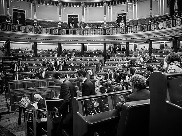 Spain finally has a new government: what lies ahead? Pleno del 18 de octubre en el Congreso de los Diputados.