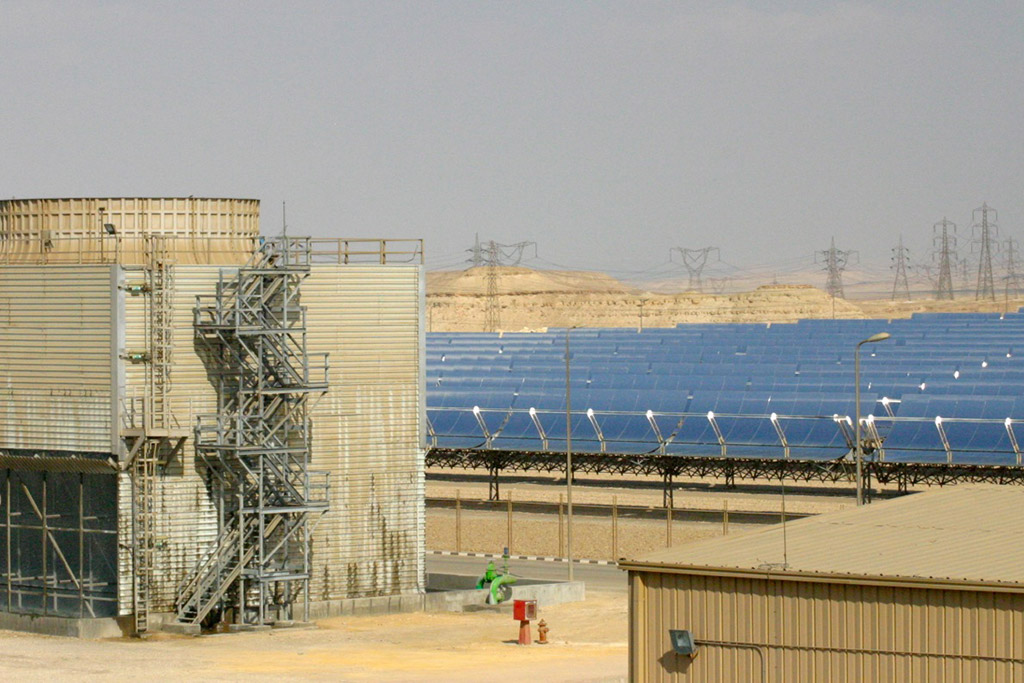 Full decarbonisation is coming. Kuraymat power plant in Egypt. Photo: Green Prophet (CC BY 2.0). Elcano Blog