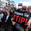 El TTIP: ¿héroe o villano?. Flashmob contra el TTIP en un mitin de la CDU en Hamburgo en 2014.