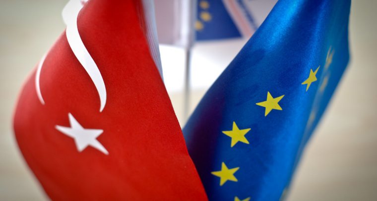 Turkey and the European Union flags. Photo: Ian Usher (CC BY-NC-SA 2.0). Elcano Blog