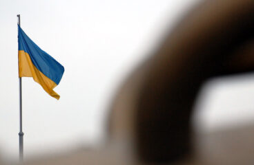Imagen: Bandera de Ucrania en Kosyj Kaponir. Foto: Andriy Baranskyy (CC BY-NC-ND 2.0)