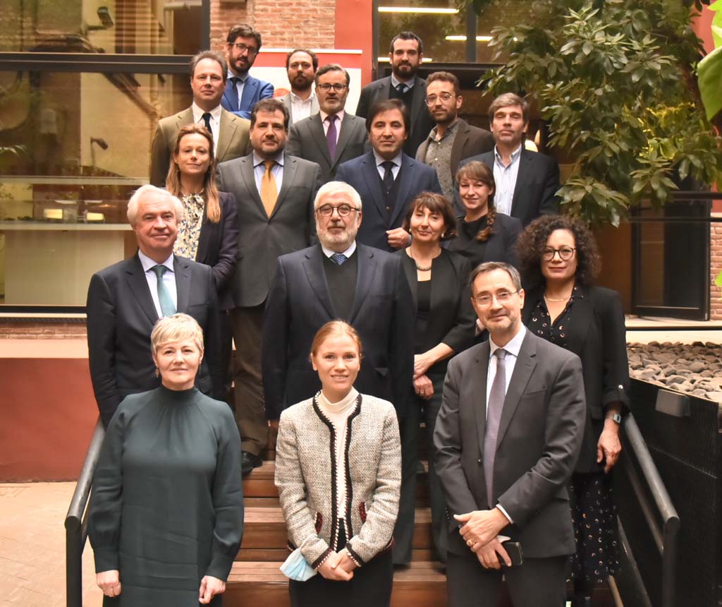 Primer Seminario Real Instituto Elcano - Chatham House. Foto de familia de panelistas y participantes. Foto: ©Real Instituto Elcano