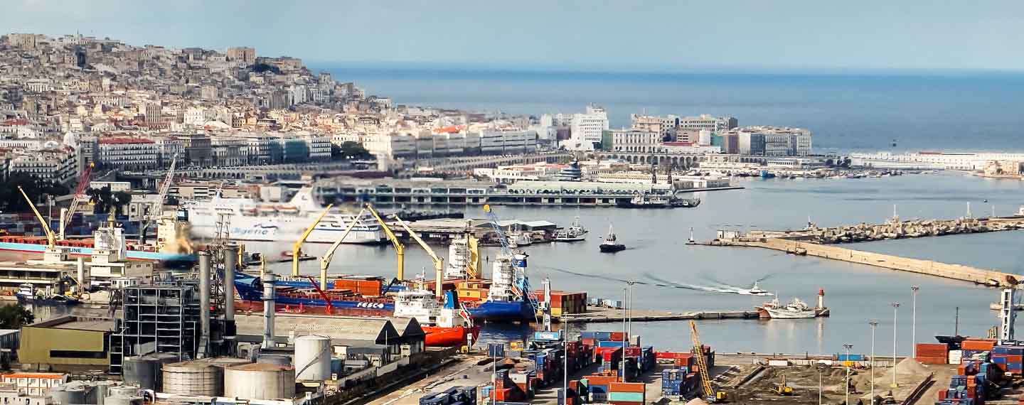 Panorámica del puerto de Argel (Argelia)