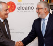 Enrique Díaz-Tejeiro, presidente de Solaria, y José Juan Ruíz, presidente del Real Instituto Elcano. Foto: © Real Instituto Elcano
