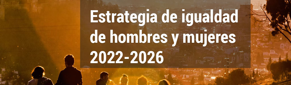 Estrategia de Igualdad de hombres y mujeres 2022-2026. Parejas y personas en una puesta de sol en Granada (España)