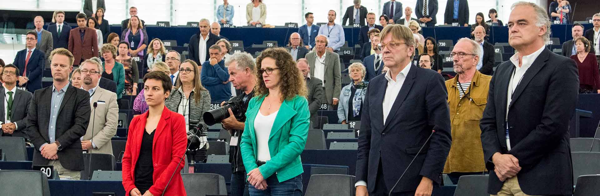minuto de silencio en el parlamento europeo por las víctimas del atentado de Barcelona y Cambrils