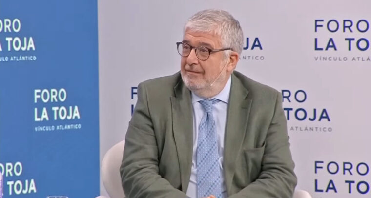 José Juan Ruiz durante su participación en la mesa Iberoamérica en el nuevo orden mundial del Foro La Toja 2022