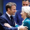 Comunidad Política Europea. Emmanuel Macron, presidente de Francia y Ursula von der Leyen, presidenta de la Comisión Europea, en la reunión del Consejo Europeo de octubre de 2022