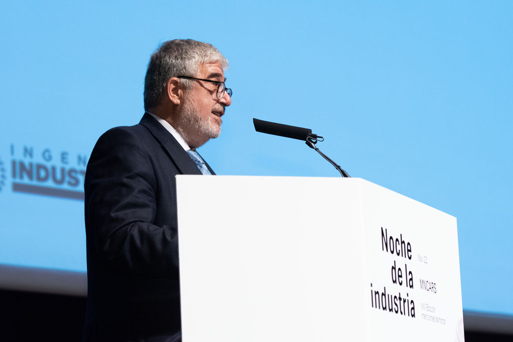 José Juan Ruiz, presidente del Real Instituto Elcano, durante la entrega de la Mención Honorífica del Colegio Oficial de Ingenieros Industriales de Madrid