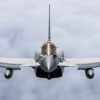 Inversiones en defensa. Un Eurofighter Typhoon británico sobrevuela el mar Báltico