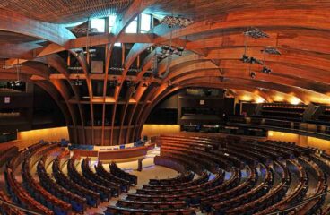 Interior de la Cámara Plenaria del Consejo de Europa en Estrasburgo