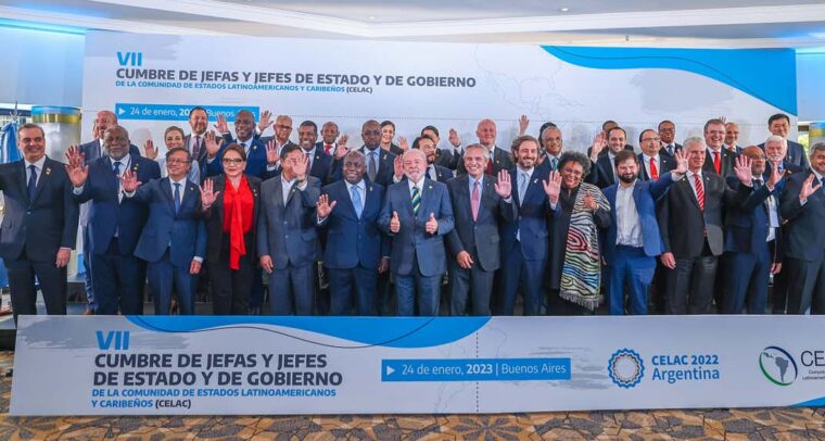 Unión monetaria. Foto de familia de la VII Cumbre de jefas y jefes de Estado y de gobierno de la CELAC en Buenos Aires, Argentina, en 2023