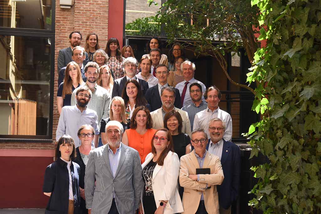 Foto de familia. Jornadas Elcano ante la Presidencia española del Consejo de la UE, julio de 2023, Madrid (España)