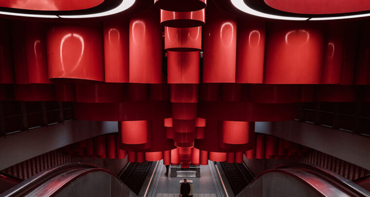 Efecto Bruselas. Una estación de metro con una imagen futurista en la ciudad de Bruselas, Bélgica