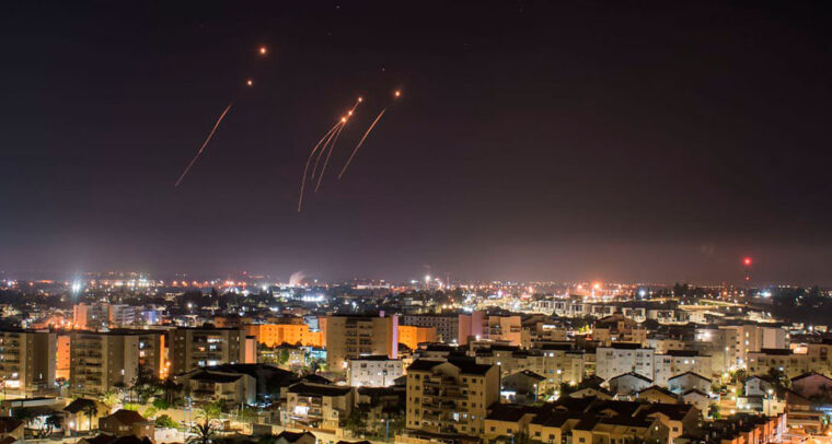 Organizaciones terroristas en la Franja de Gaza lanzaron una andanada de cohetes hacia Jerusalén el 10 de mayo de 2021. Durante los siguientes 12 días, Hamás y la Jihad Islámica Palestina (JIP) dispararon más de 4.000 cohetes contra Israel.