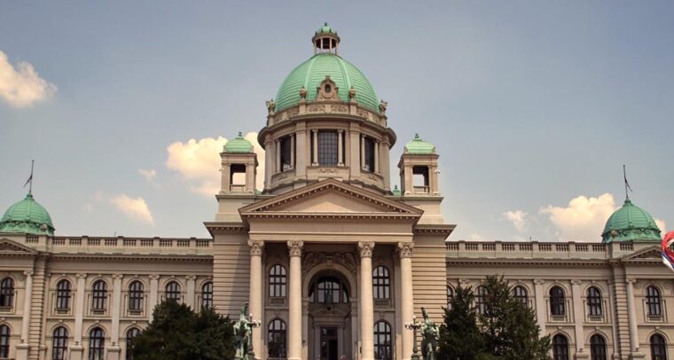 Imagen de la sede de la Asamblea Nacional Belgrado en 2015 El pasado 17 de diciembre de 2023 fueron las elecciones en Serbia