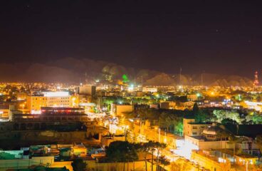 Vista nocturna de la ciudad de Kerman, ciudad histórica del sudeste de Irán, donde tuvo lugar doble atentado del pasado 3 de enero asumido por el grupo Dáesh o Estado Islámico