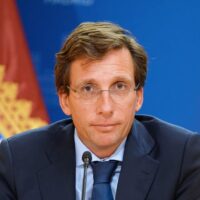 José Luis Martínez-Almeida. Alcalde. Ayuntamiento de Madrid. Patronato del Real Instituto Elcano