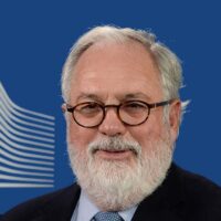 Miguel Arias Cañete. Representante del Partido Popular (PP). Patronato del Real Instituto Elcano