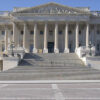 Entrada al ala del Senado en el Capitolio de EEUU en Washington D.C. Foto: Ron Cogswell (CC BY 2.0 Deed)