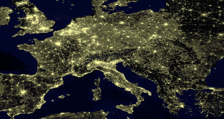 Europa de noche, vista por satélite (NASA).