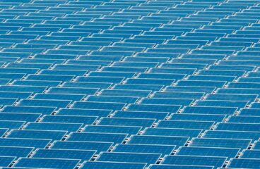 Planta de paneles solares en una fábrica de China.