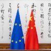 Banderas de China y la Unión Europea. De-risking China