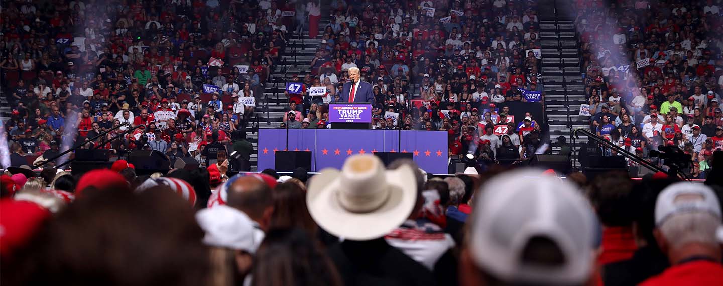 Donald Trump en un mitin en el Desert Diamond Arena de Glendale de Arizona, EEUU. conservadurismo estadounidense